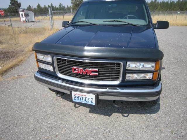 1999 GMC Suburban 8th Gen - Image 2 of 31