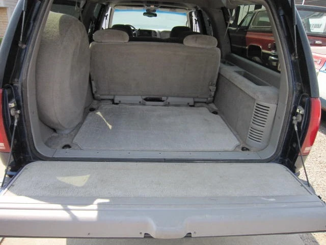 1999 GMC Suburban 8th Gen - Image 30 of 31
