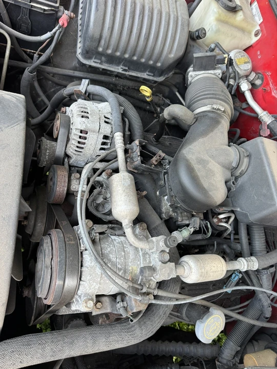 1999 GMC Suburban 8th Gen - Image 14 of 20