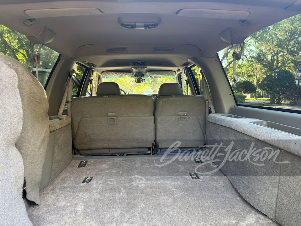 1999 GMC Suburban - Image 13 of 31