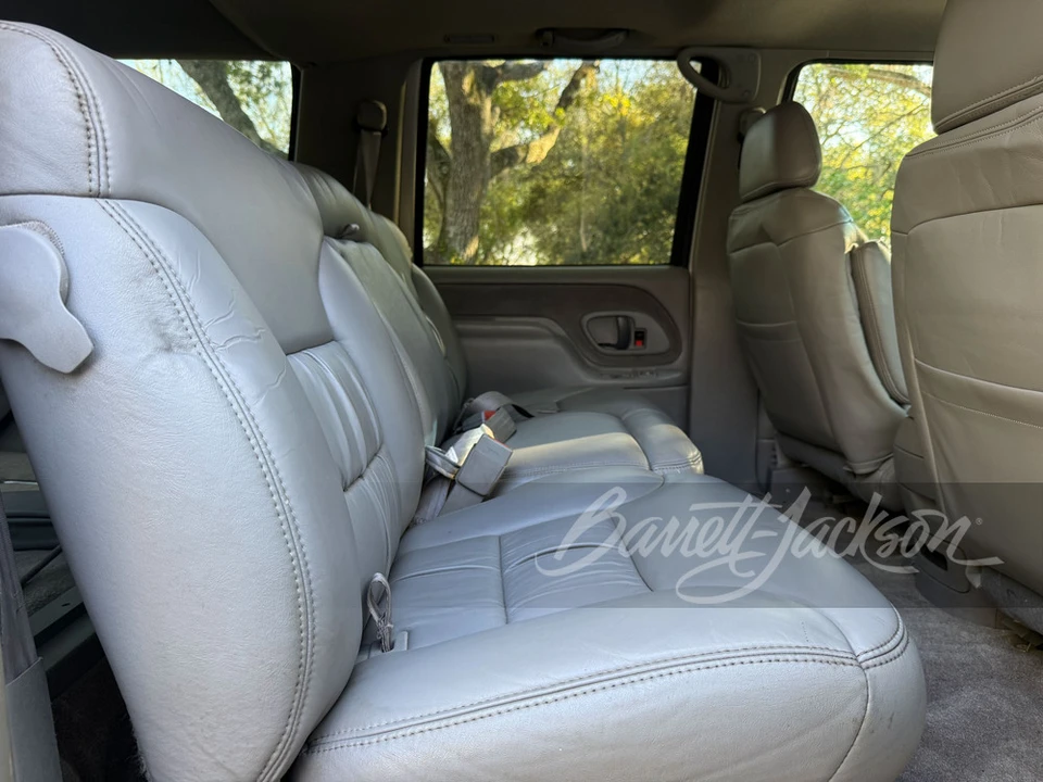 1999 GMC Suburban - Image 16 of 31