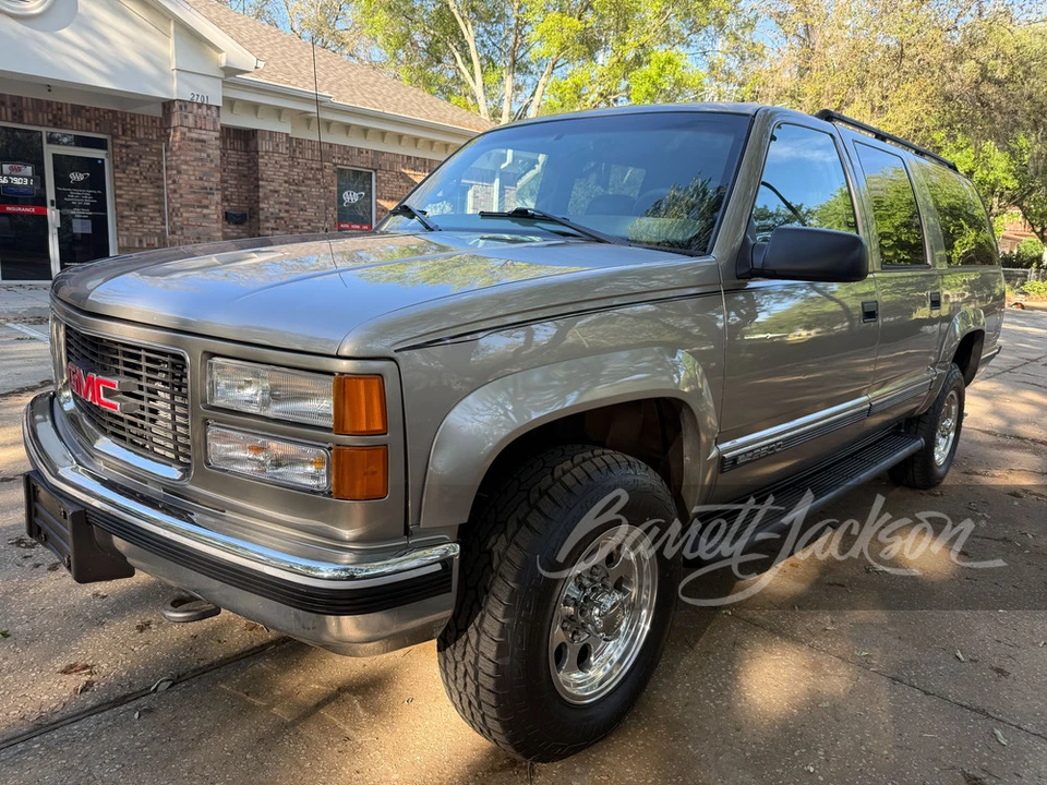 1999 GMC Suburban - Image 18 of 31