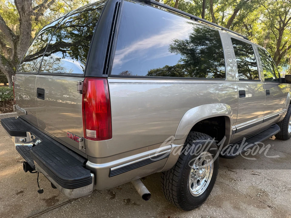 1999 GMC Suburban - Image 22 of 31