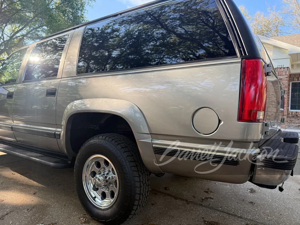 1999 GMC Suburban - Image 23 of 31