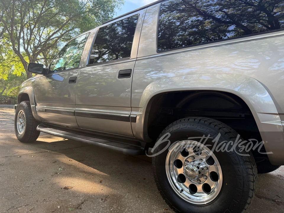 1999 GMC Suburban - Image 24 of 31