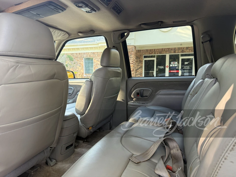 1999 GMC Suburban - Image 25 of 31