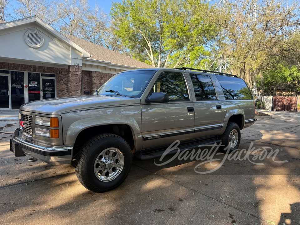 1999 GMC Suburban - Image 26 of 31