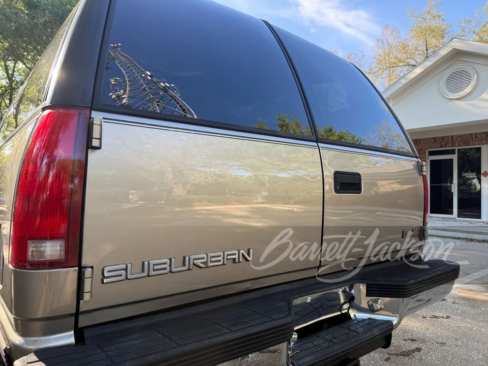 1999 GMC Suburban - Image 27 of 31