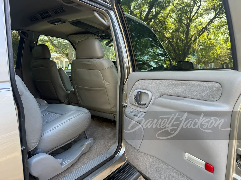 1999 GMC Suburban - Image 30 of 31