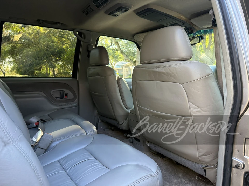 1999 GMC Suburban - Image 31 of 31