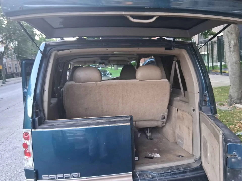 1999 GMC Savana - Image 10 of 11