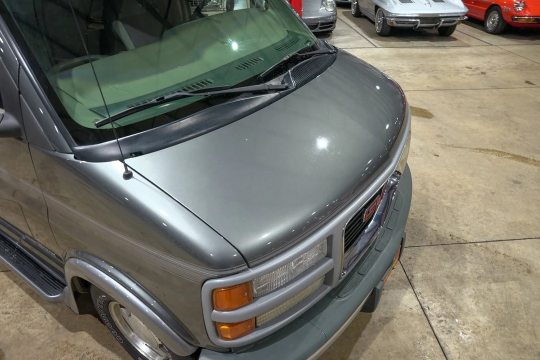 1999 GMC Savana - Image 18 of 21