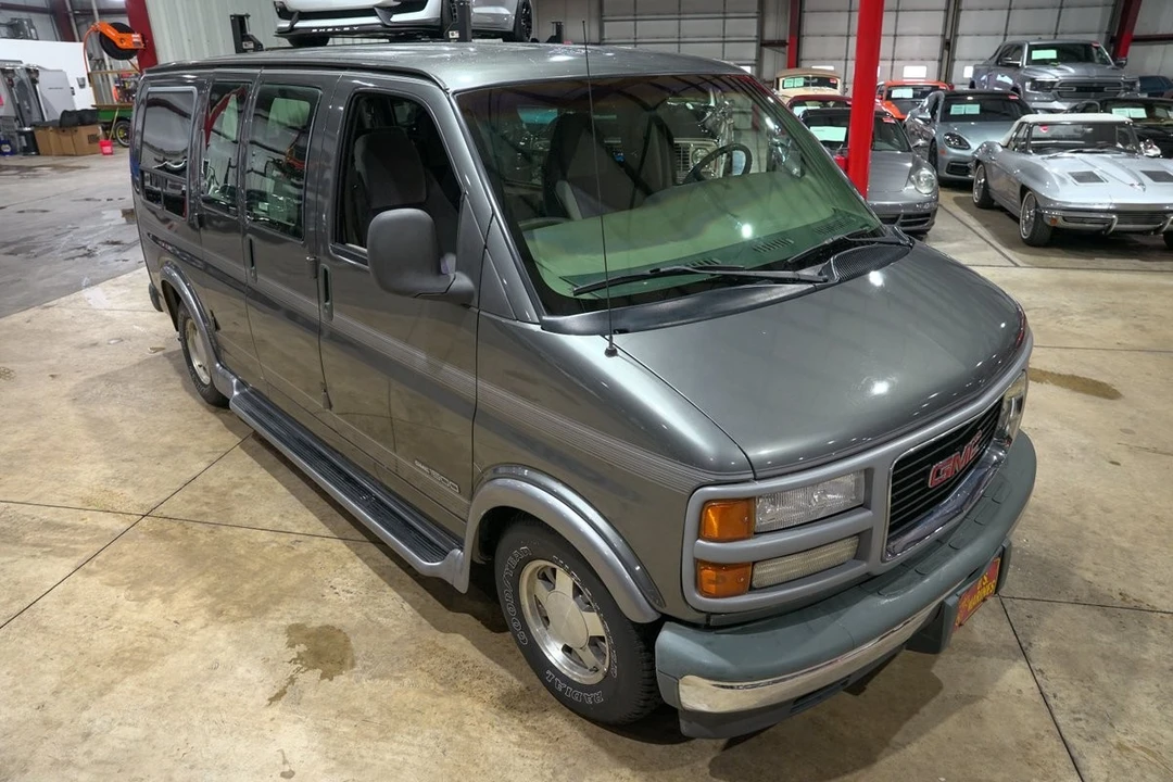 1999 GMC Savana - Image 14 of 21