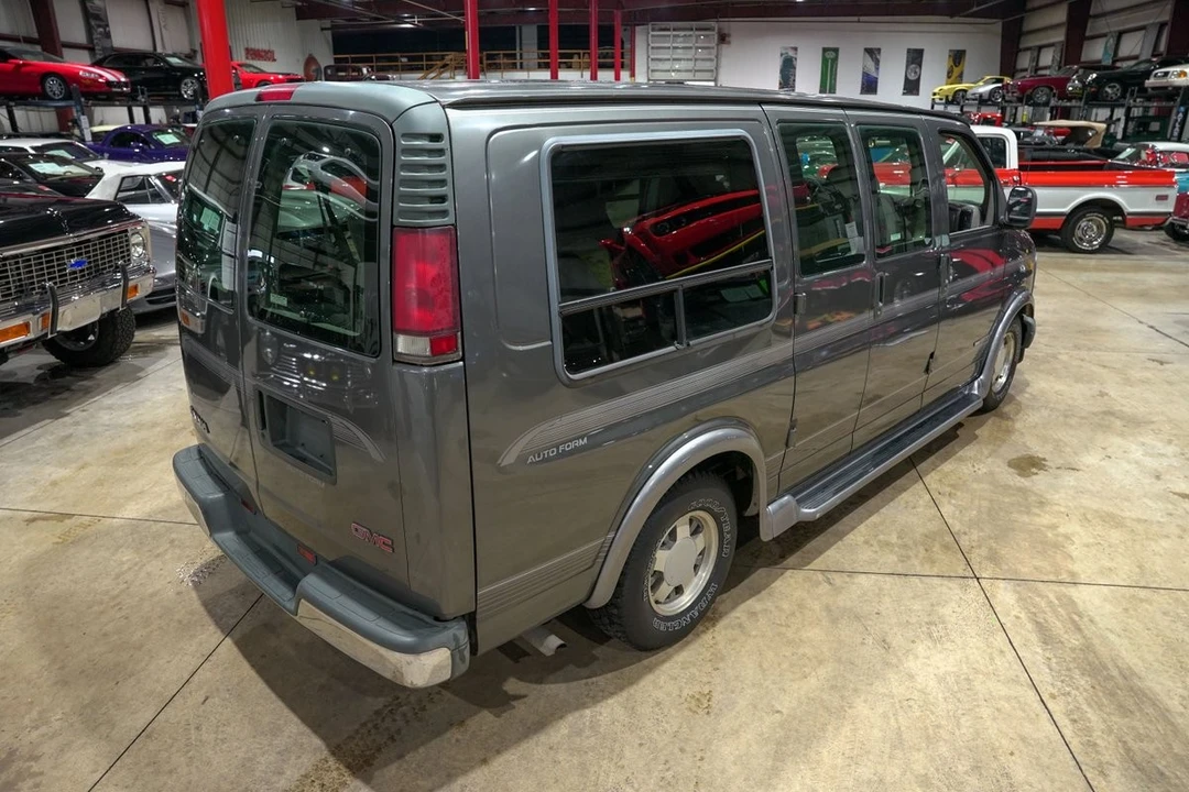 1999 GMC Savana - Image 17 of 21