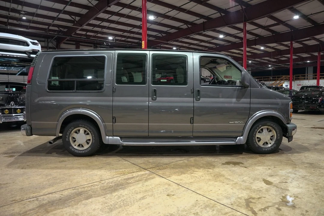 1999 GMC Savana - Image 10 of 21
