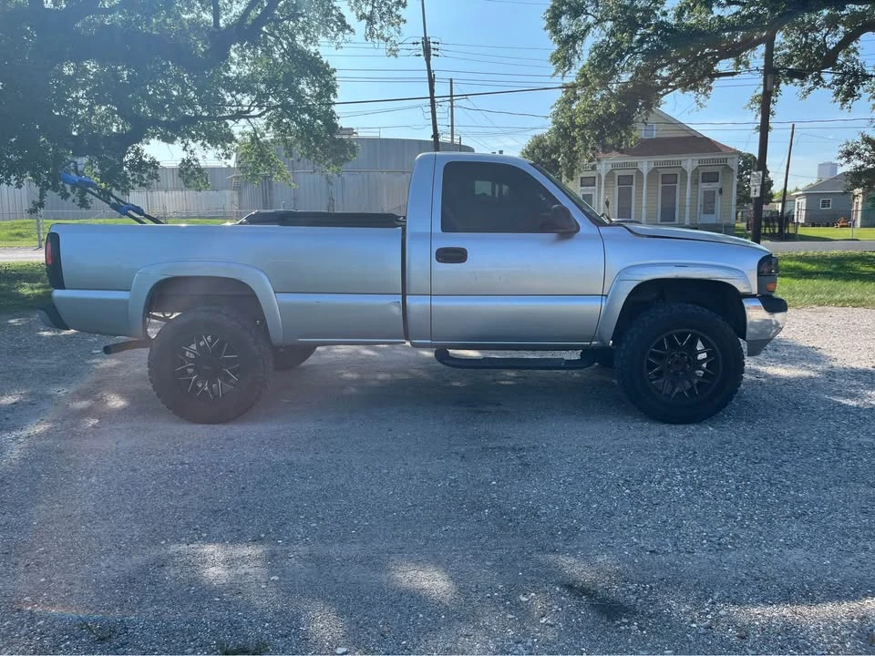 1999 GMC Sierra 1st Gen - Image 2 of 11