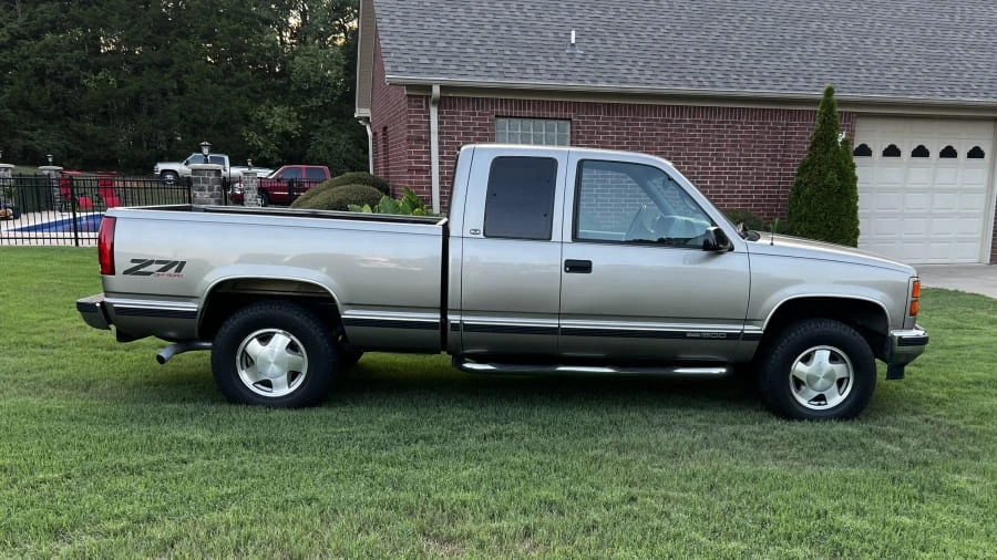 1999 GMC Sierra 2nd Gen - Image 4 of 11