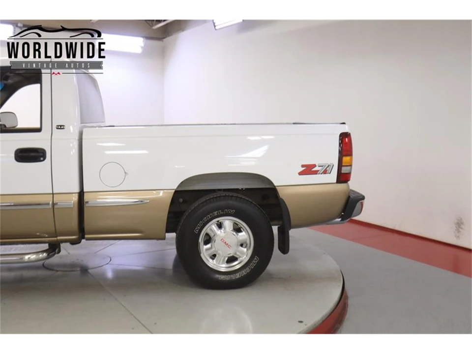 1999 GMC Sierra 2nd Gen - Image 10 of 31
