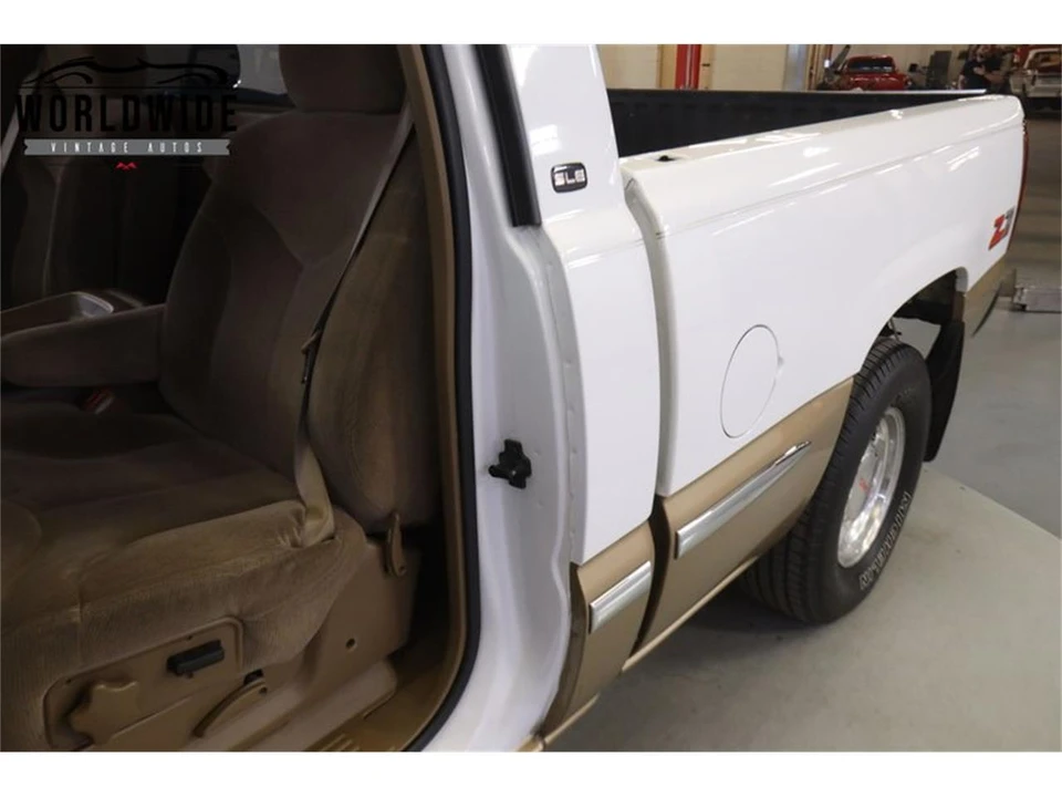 1999 GMC Sierra 2nd Gen - Image 24 of 31