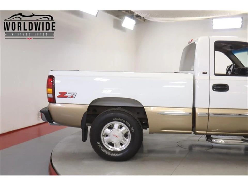 1999 GMC Sierra 2nd Gen - Image 9 of 31