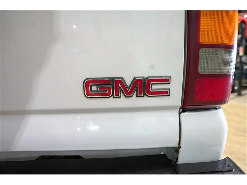1999 GMC Sierra 2nd Gen - Image 26 of 31