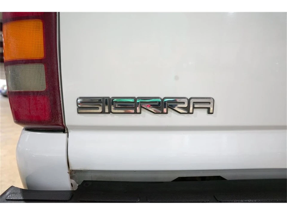1999 GMC Sierra 2nd Gen - Image 25 of 31