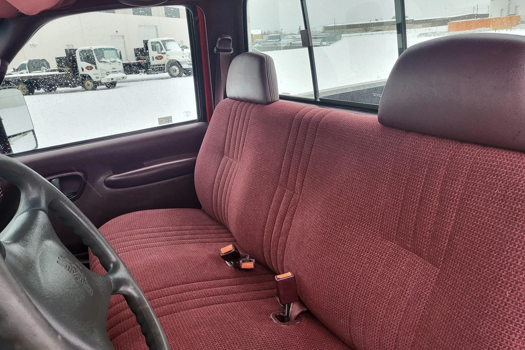 1999 GMC Sierra 1st Gen - Image 28 of 31