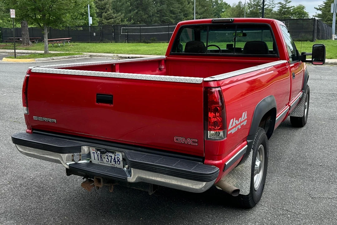1999 GMC Sierra Heavy Duty 2nd Gen - Image 4 of 31