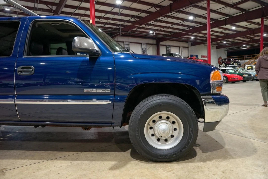 1999 GMC Sierra 1st Gen - Image 11 of 21