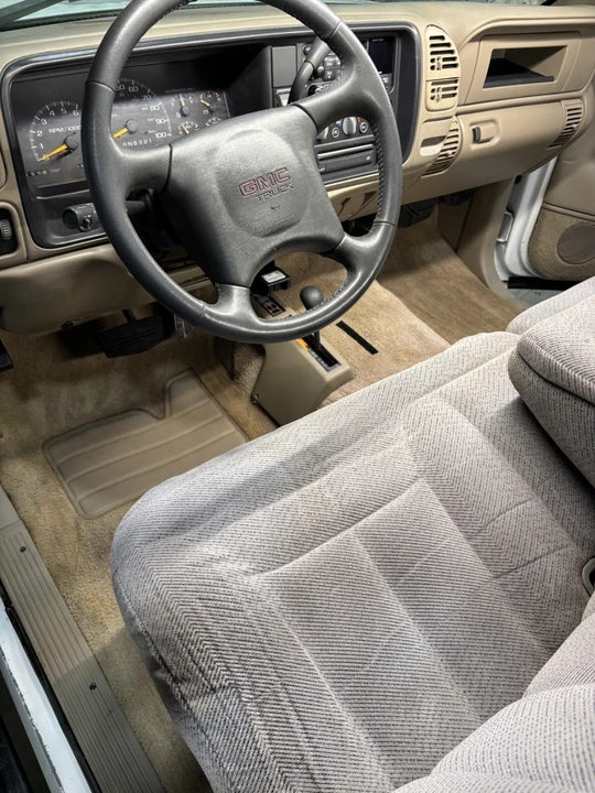 1999 GMC Sierra 1st Gen - Image 10 of 12