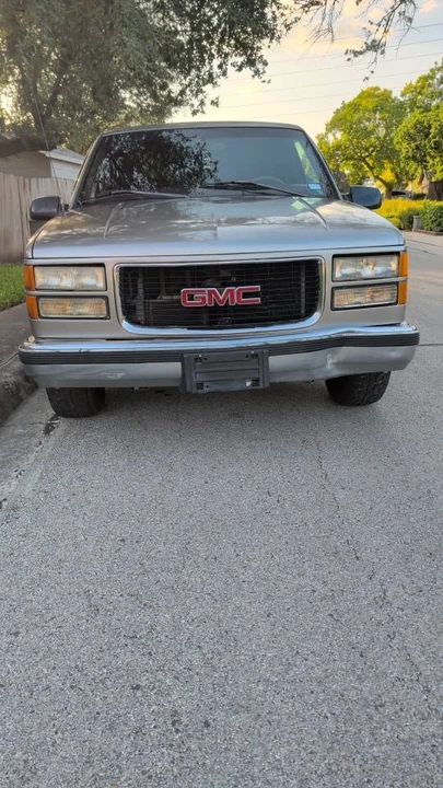 1999 GMC Sierra 1st Gen - Image 2 of 9