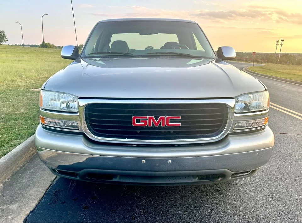 1999 GMC Sierra 1st Gen - Image 3 of 20