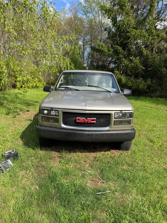 1999 GMC Sierra 1st Gen - Image 2 of 4