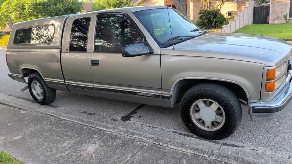1999 GMC Sierra 1st Gen - Image 3 of 10