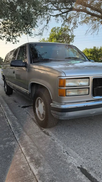 1999 GMC Sierra 1st Gen - Image 2 of 10