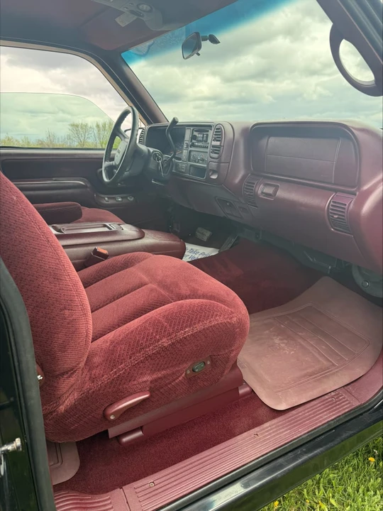1999 GMC Sierra 1st Gen - Image 10 of 12