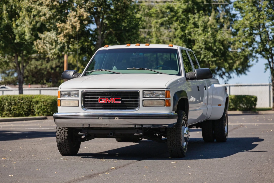 1999 GMC Sierra Heavy Duty 2nd Gen - Image 2 of 31