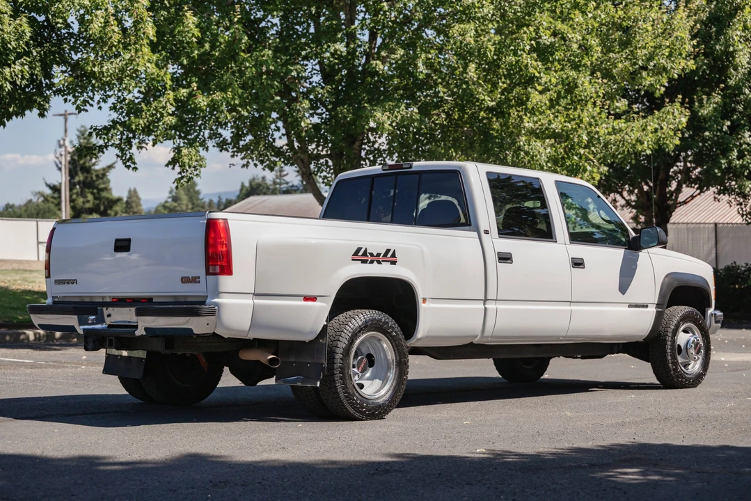 1999 GMC Sierra Heavy Duty 2nd Gen - Image 13 of 31