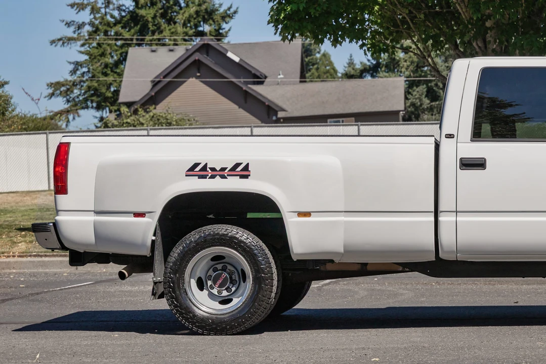 1999 GMC Sierra Heavy Duty 2nd Gen - Image 29 of 31