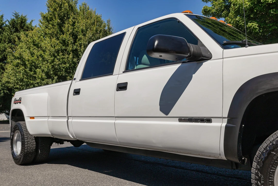 1999 GMC Sierra Heavy Duty 2nd Gen - Image 21 of 31