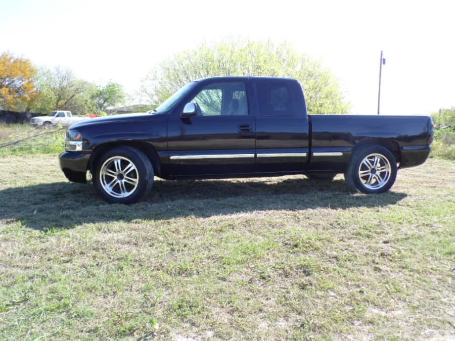 1999 GMC Sierra 2nd Gen - Image 2 of 4