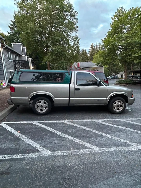 1999 GMC S-15/Sonoma - Image 2 of 9