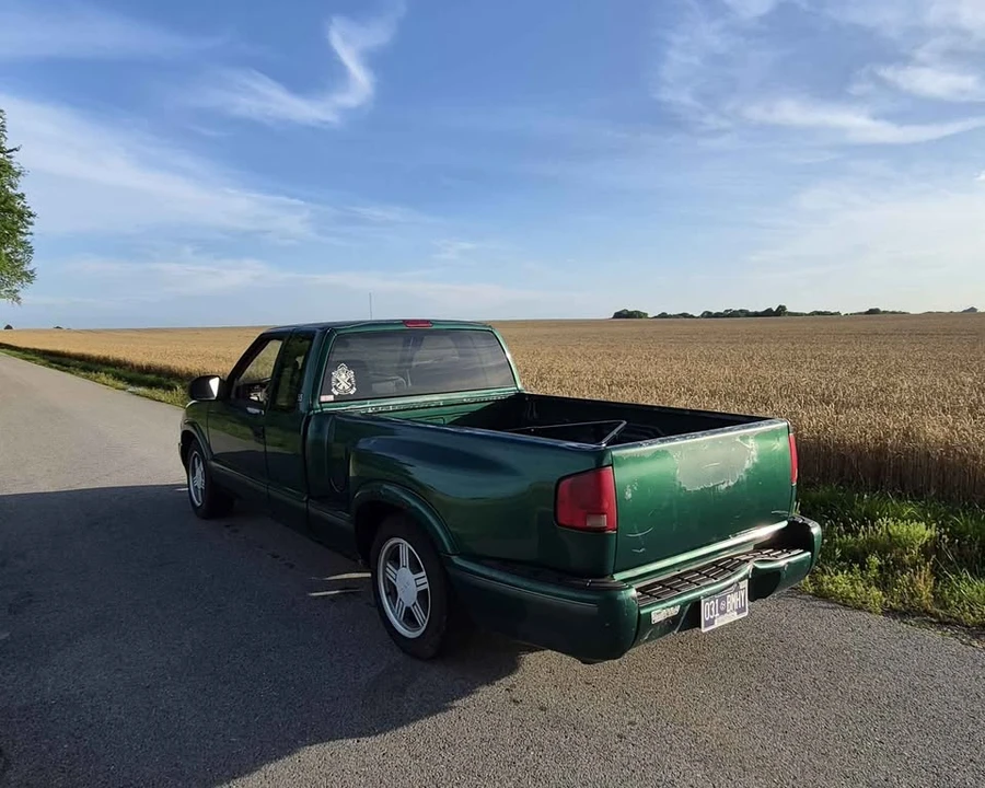 1999 GMC S-15/Sonoma - Image 2 of 5