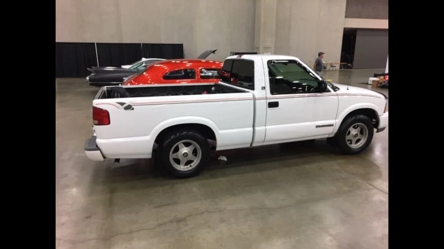 1999 GMC S-15/Sonoma - Image 2 of 3