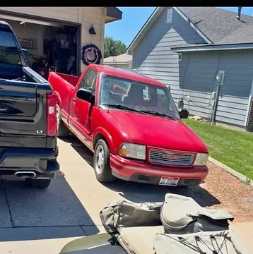 1999 GMC Sonoma Regular Cab SL Pickup 2D 6 ft