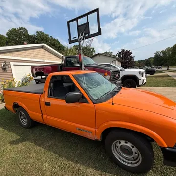 1999 GMC Sonoma SL Pickup 2D 6 ft