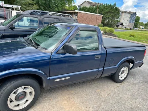 1999 GMC Sonoma SL Pickup 2D 6 ft