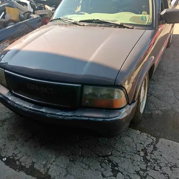 1999 GMC Sonoma SLS Pickup 2D 6 ft