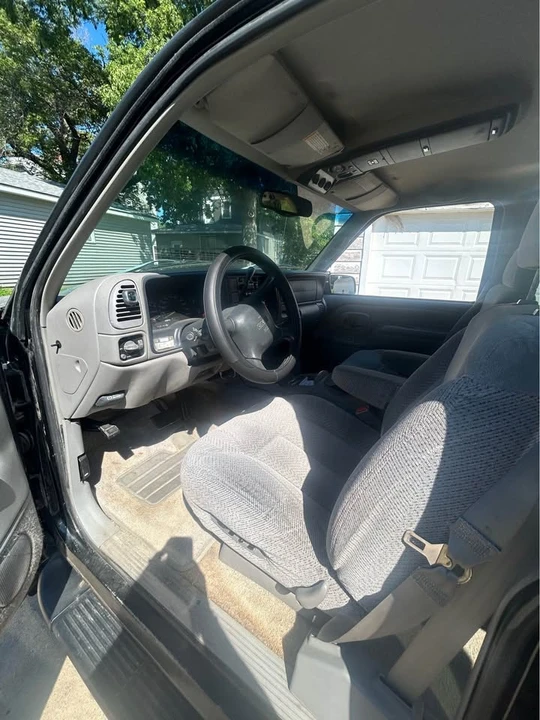 1999 GMC Suburban - Image 6 of 7