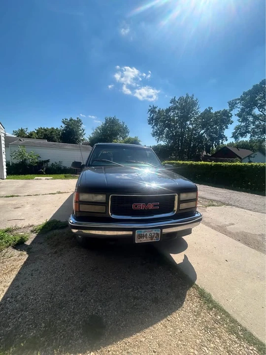 1999 GMC Suburban - Image 5 of 7